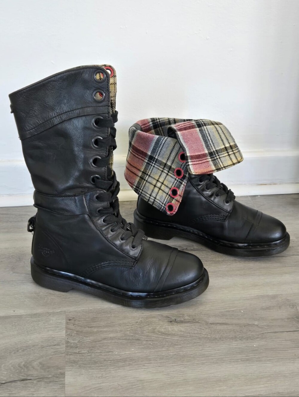 Dr. Martens Black Leather Lace-Up Combat Boots Triumph SZ 9 - Picture 4 of 8